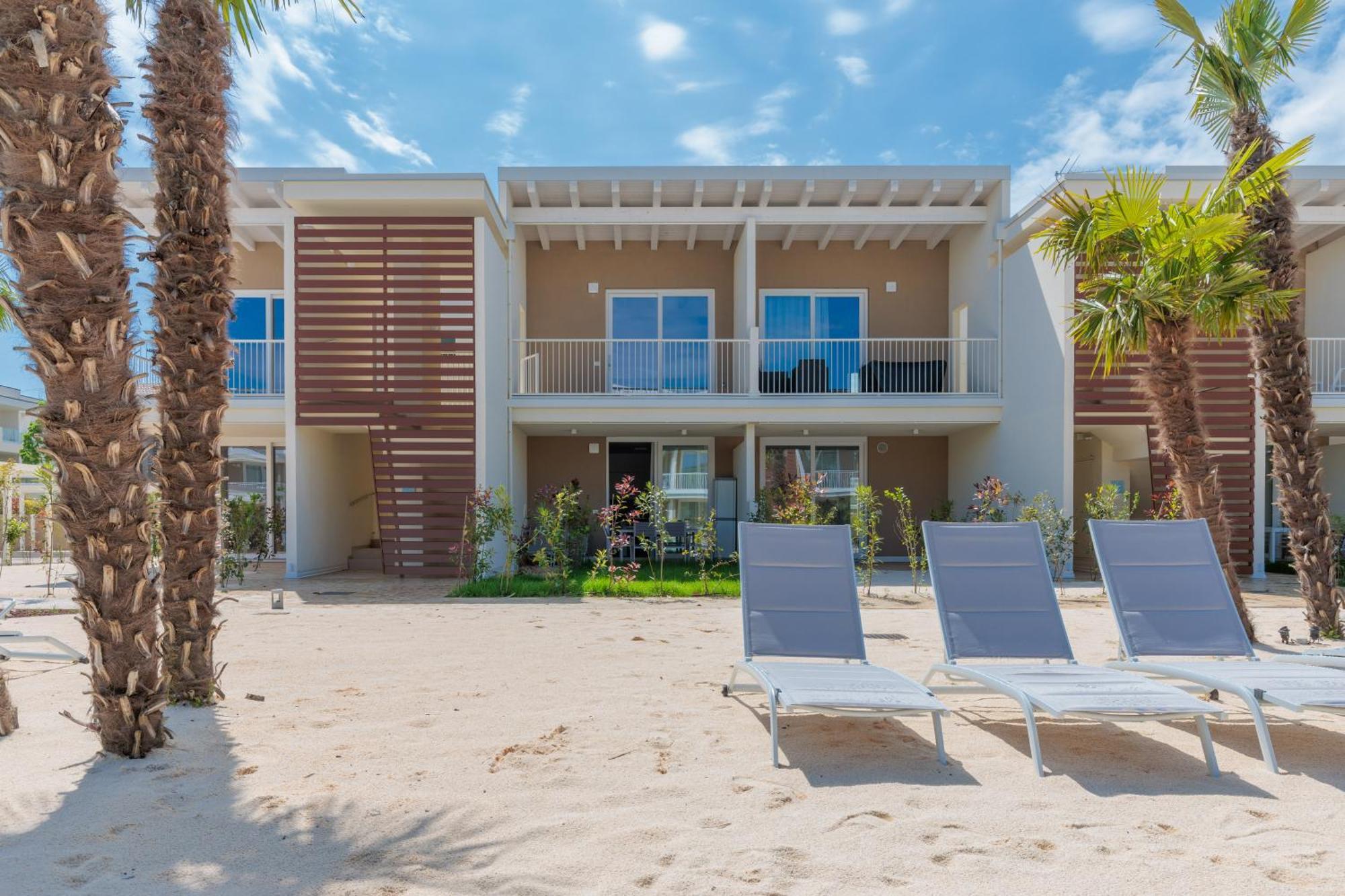 Wave Island! Luxury Resort A Jesolo - Piscina E Park Free! المظهر الخارجي الصورة