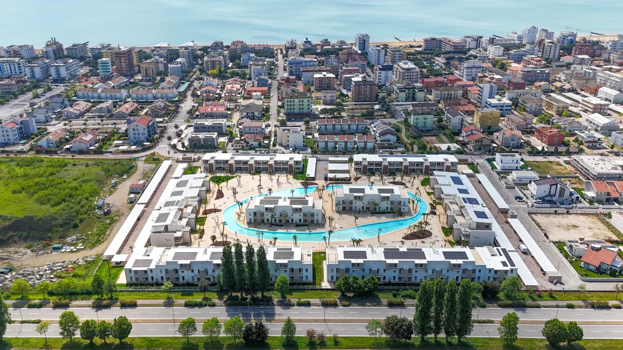 Wave Island! Luxury Resort A Jesolo - Piscina E Park Free! المظهر الخارجي الصورة